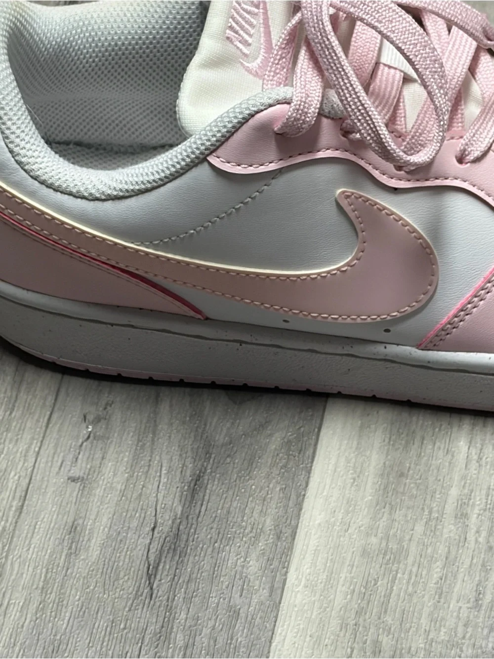 Nike Women’s Pink and White Low-Top Sneakers